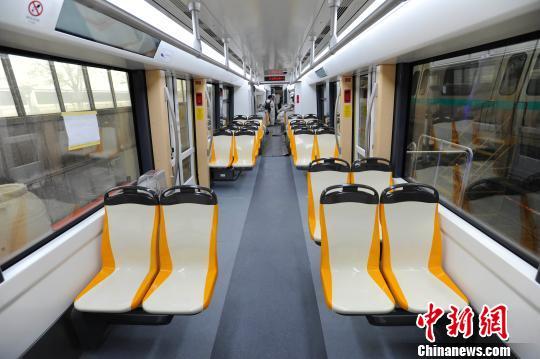 德令哈現(xiàn)代有軌電車將成為首列開進青藏高原的現(xiàn)代有軌電車，也是世界上運營海拔最高的有軌電車?！〗?攝