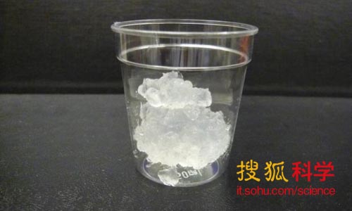 這是新的超級材料嗎？納米纖維素提取自粉碎的植株。