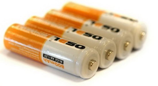 美國研制新型超級(jí)電池 幾秒鐘內(nèi)完成手機(jī)充電