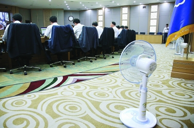 韓國(guó)力戰(zhàn)&ldquo;電荒三日&rdquo;