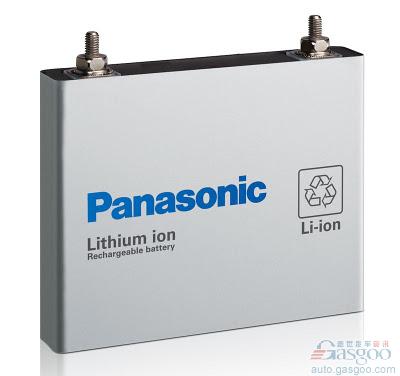 蓋世汽車訊 據路透社報道，隨著鋰離子電池業(yè)務在上一季度扭虧為盈，松下公司計劃向這一業(yè)務投入200億日元（約合2億美元），用于提升小型及大型鋰離子電池的產能。