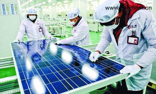 美國對華光伏產品實施&ldquo;雙反&rdquo;并未動搖中國光伏組件在美國的有利地位，對美出口仍逐步攀升，部分美國企業(yè)卻因技術落后、價格競爭力不強被市場淘汰